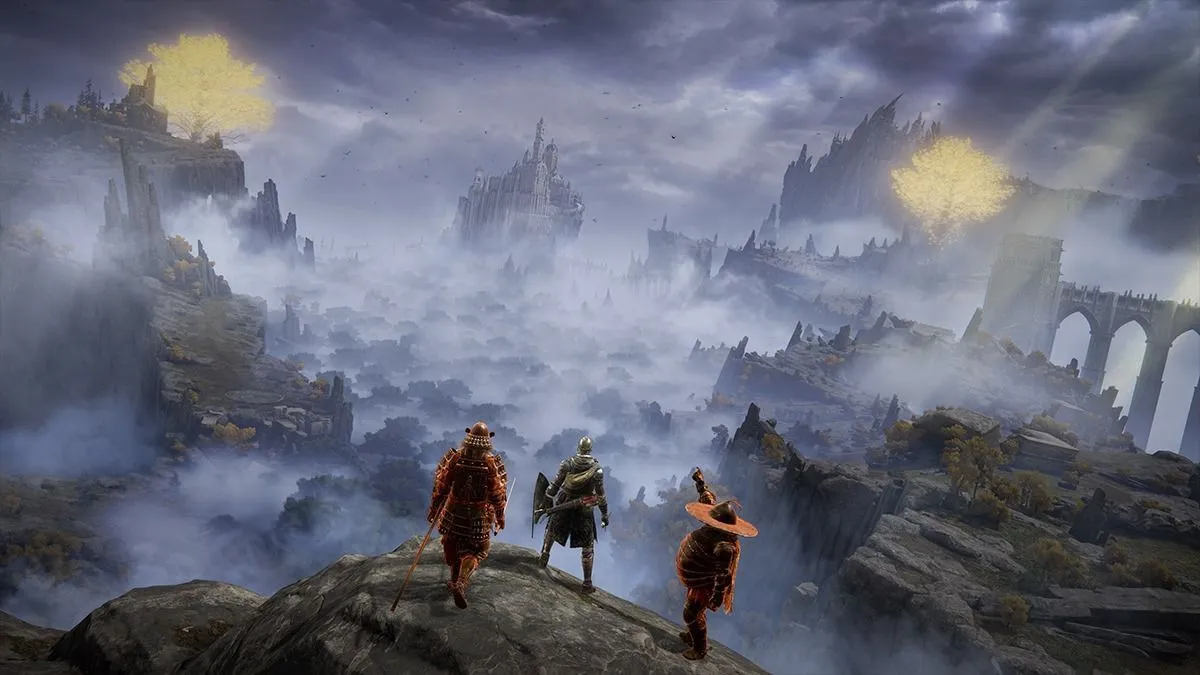 Ba người chơi Elden Ring cùng nhau trên vách đá, một ví dụ điển hình về game Soulslike nơi việc nắm vững i-frames và hitbox là tối quan trọng.