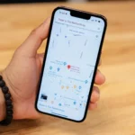 Bản đồ Google Maps đang mở trên iPhone hiển thị lộ trình đến điểm đến