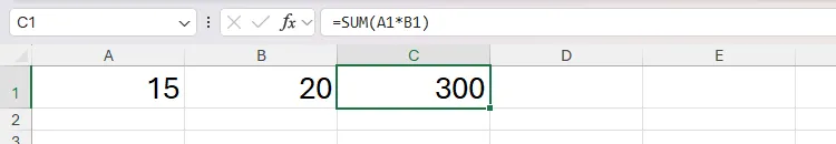 Bảng tính Excel sau khi chỉnh sửa, ô C1 hiển thị kết quả của công thức nhân giữa giá trị trong ô A1 và B1, cùng với công thức trên thanh công thức.