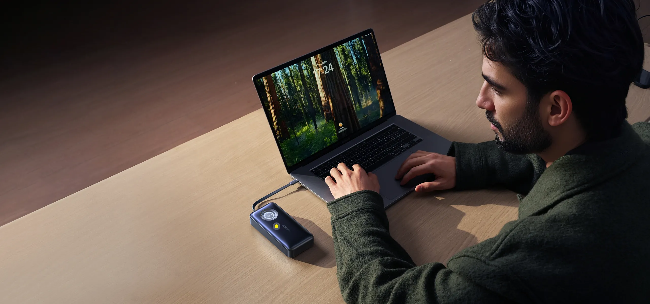 Baseus EnerCore CR11 sạc laptop hiệu quả với công suất 67W, phù hợp cho ultrabook.