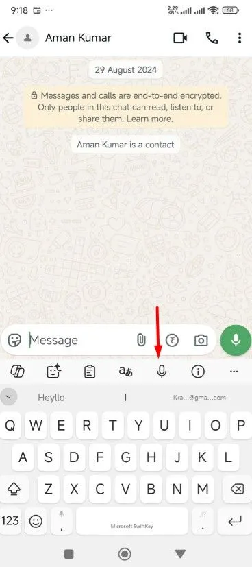 Biểu tượng dịch thuật tích hợp trên bàn phím Microsoft SwiftKey.