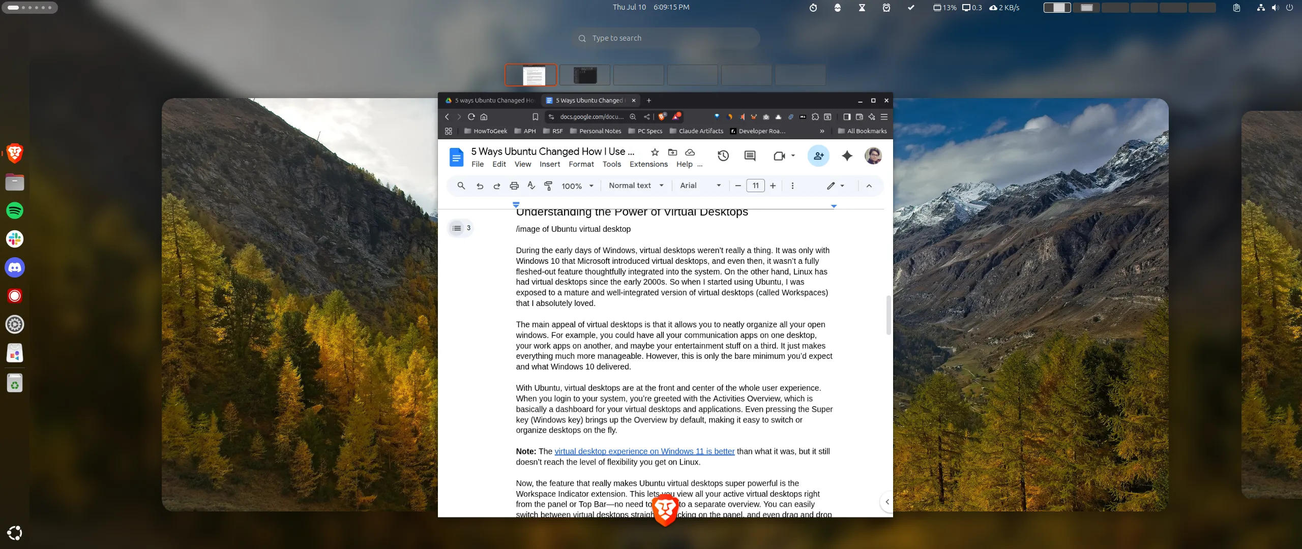 Chế độ tổng quan Activities Overview trên Ubuntu, hiển thị các màn hình ảo (Workspaces) và ứng dụng đang mở.