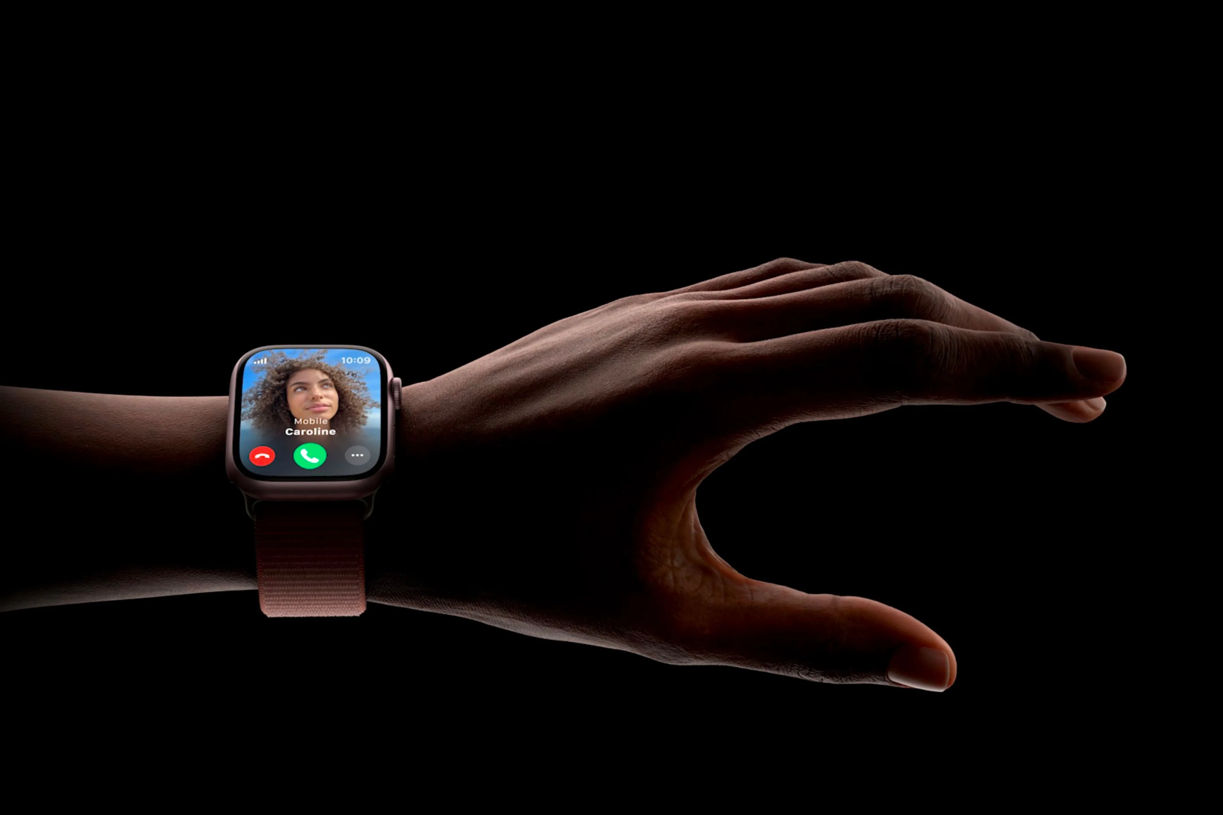 Cử chỉ Double Tap được sử dụng trên Apple Watch Series 9 để tương tác với thông báo