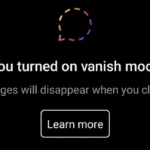 Dấu hiệu nhận biết đang ở chế độ Vanish Mode trên Instagram với nền đen và thông báo "You turned on vanish mode".