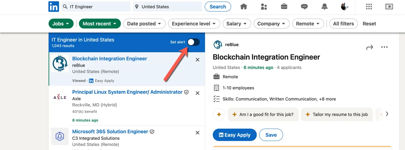 Giao diện tìm kiếm việc làm LinkedIn với nút bật &quot;Đặt cảnh báo&quot; để nhận thông báo công việc.