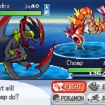 Hai Pokémon hợp thể đang chiến đấu trong Pokémon Infinite Fusion, thể hiện cơ chế hợp nhất độc đáo của ROM hack này.