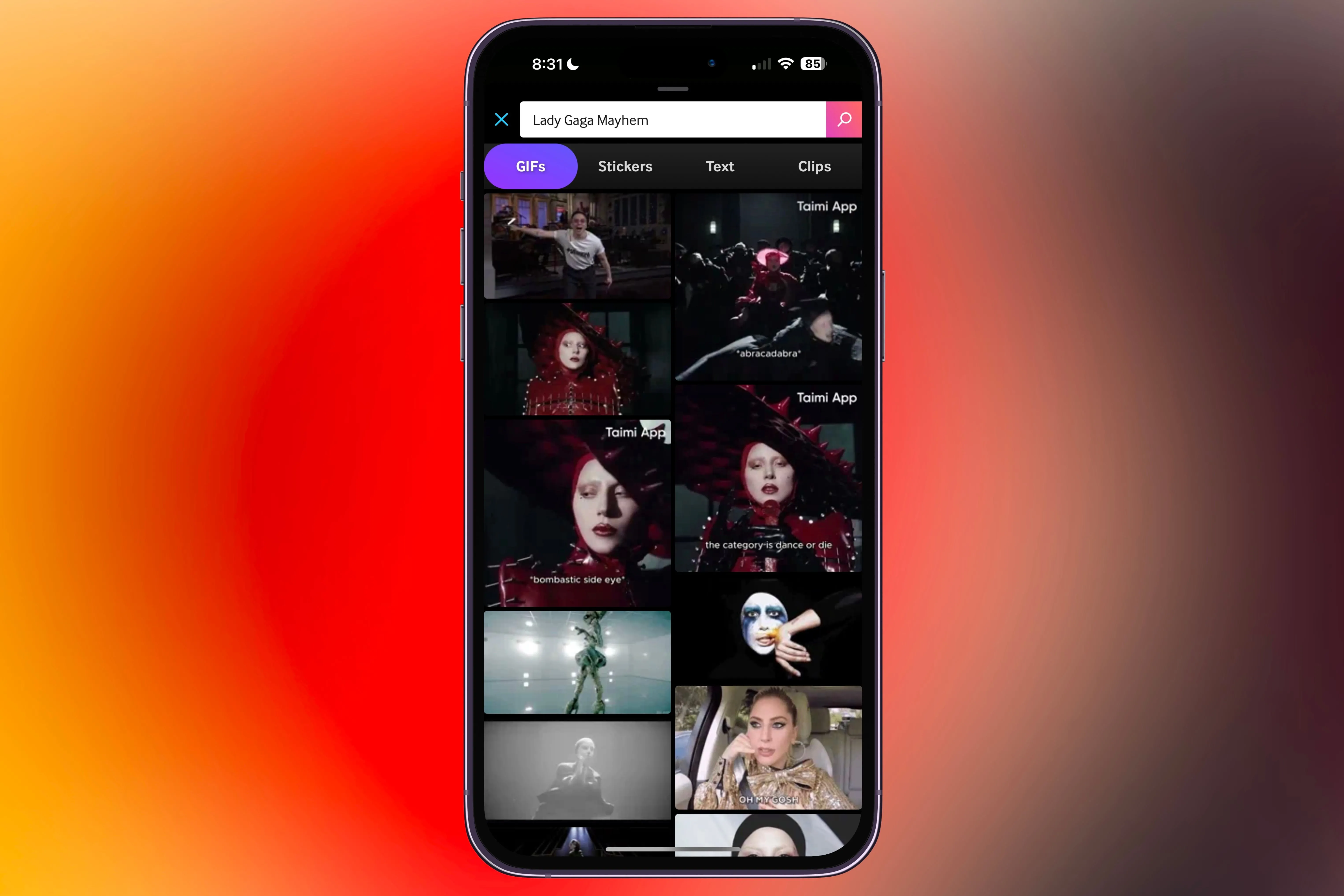 Kết quả tìm kiếm GIF cho &quot;Lady Gaga MAYHEM&quot; trong ứng dụng GIPHY của iMessage trên iPhone, hiển thị các GIF liên quan.