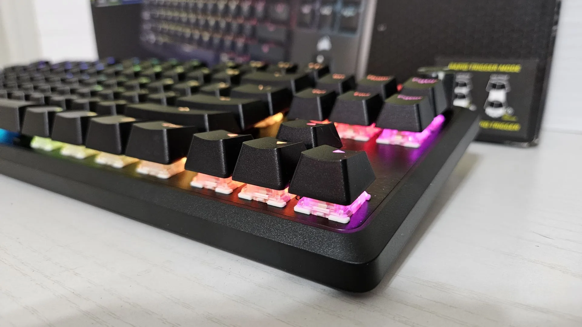 Khoảng trống giữa keycap và bề mặt bàn phím cơ Corsair K70 PRO TKL