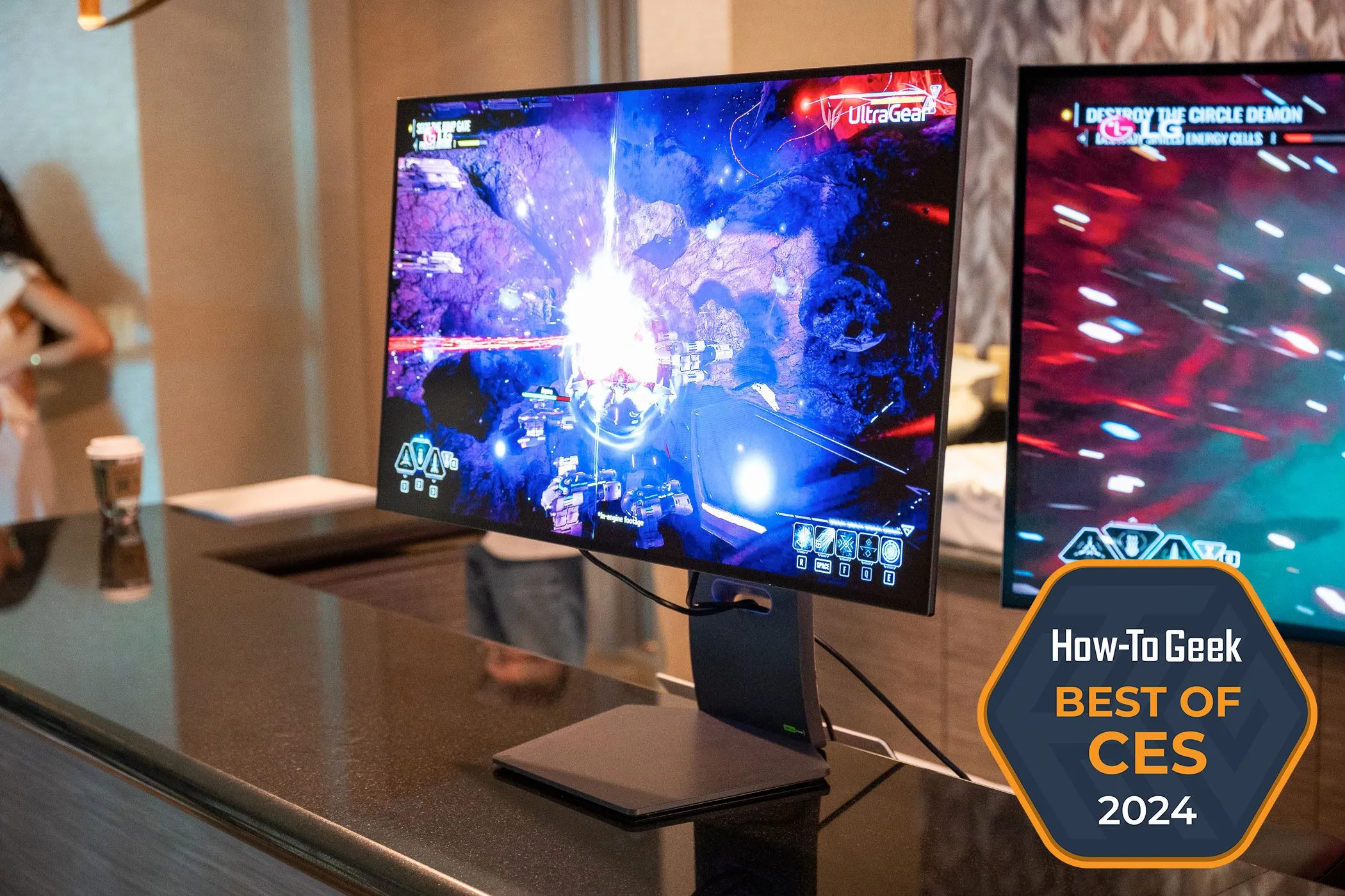 Màn hình LG Ultragear Dual Mode OLED 32 inch tại CES 2024, biểu tượng cho xu hướng phát triển màn hình gaming OLED.