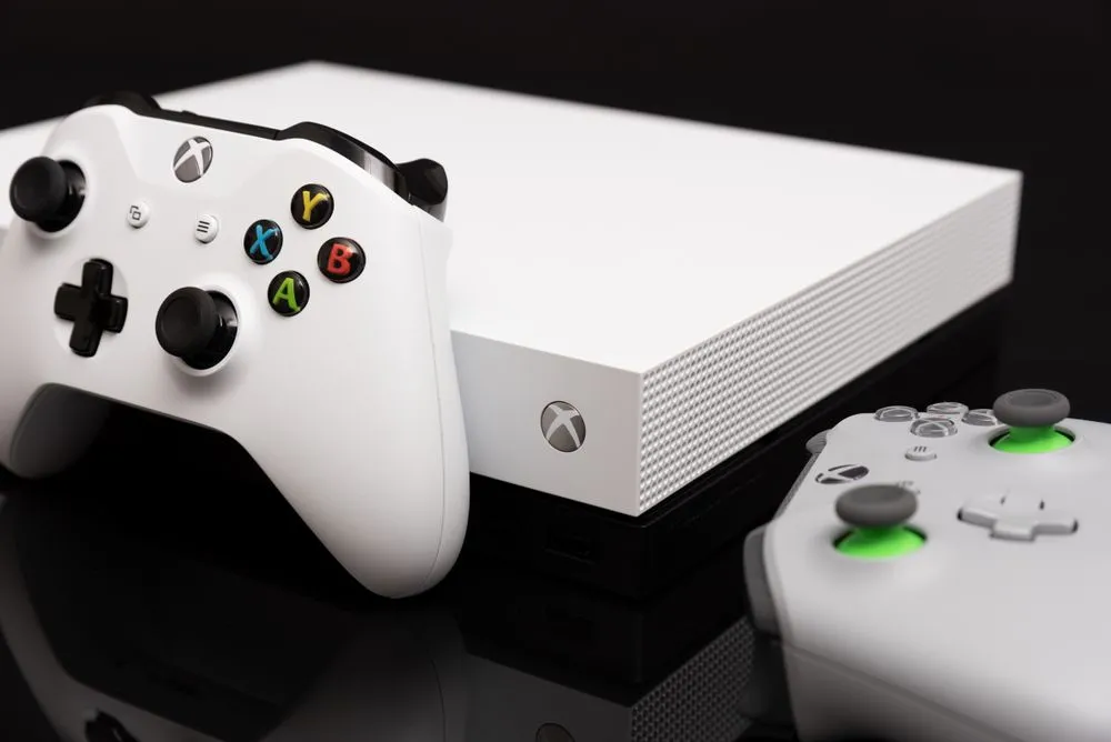 Máy console Xbox One màu trắng của Microsoft