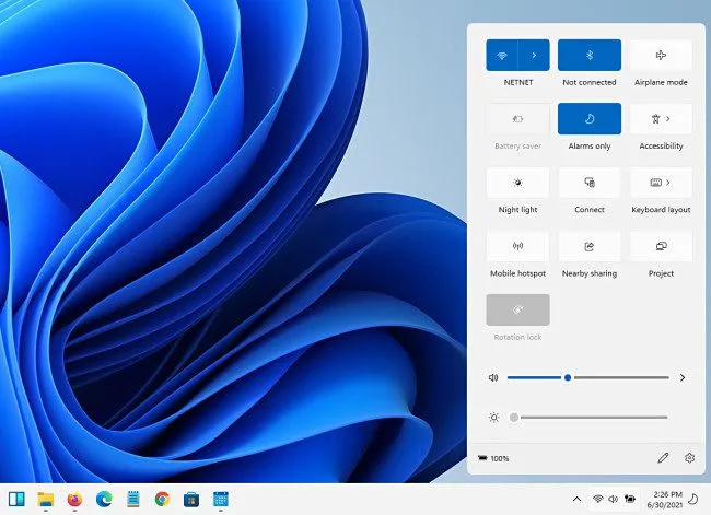 Menu Cài đặt Nhanh (Quick Settings) mở rộng trên Windows 11 với nhiều mục điều khiển.