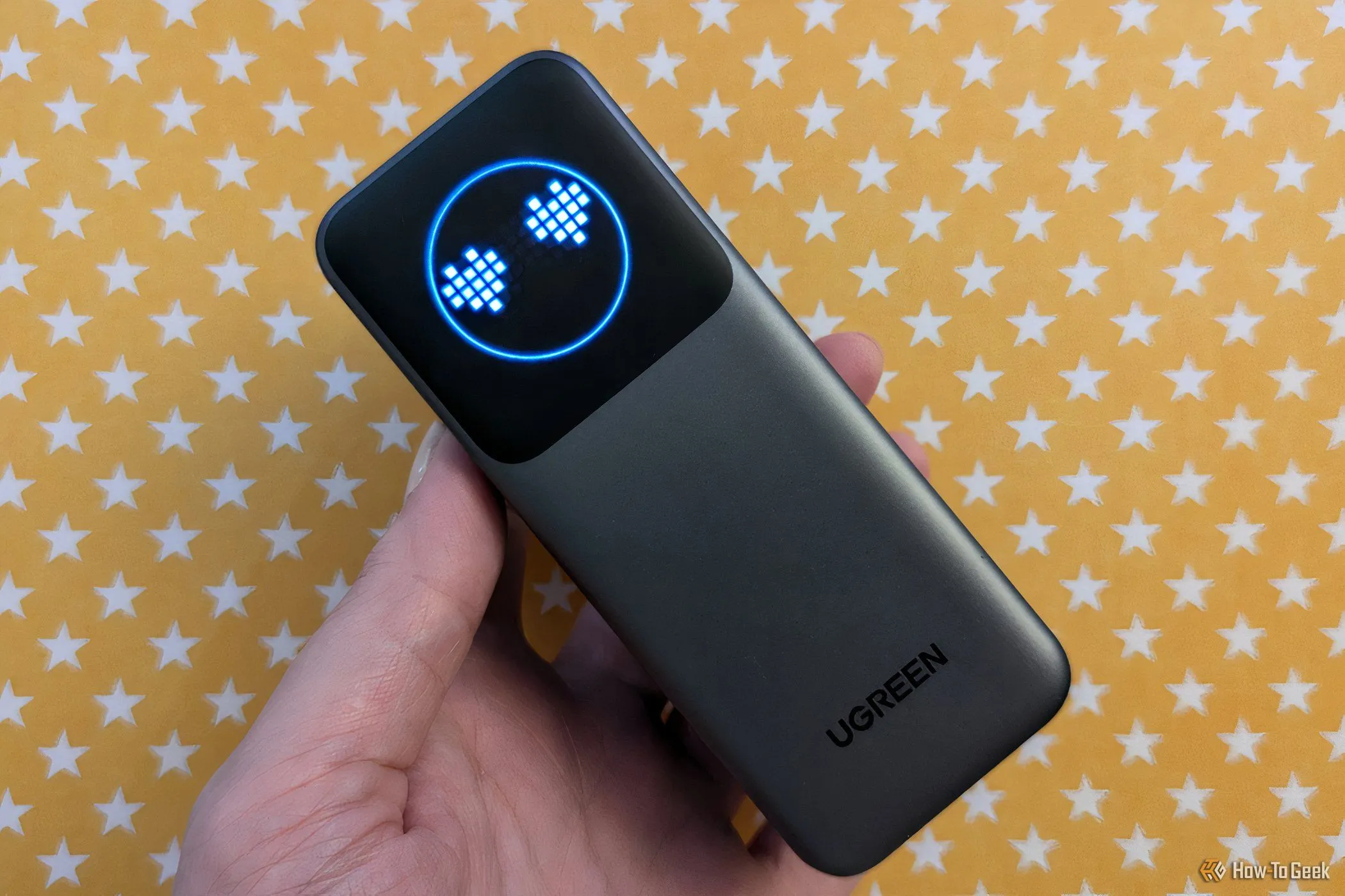 Pin sạc dự phòng Ugreen Nexode Power Bank 12000mAh với màn hình hiển thị biểu tượng cảm xúc