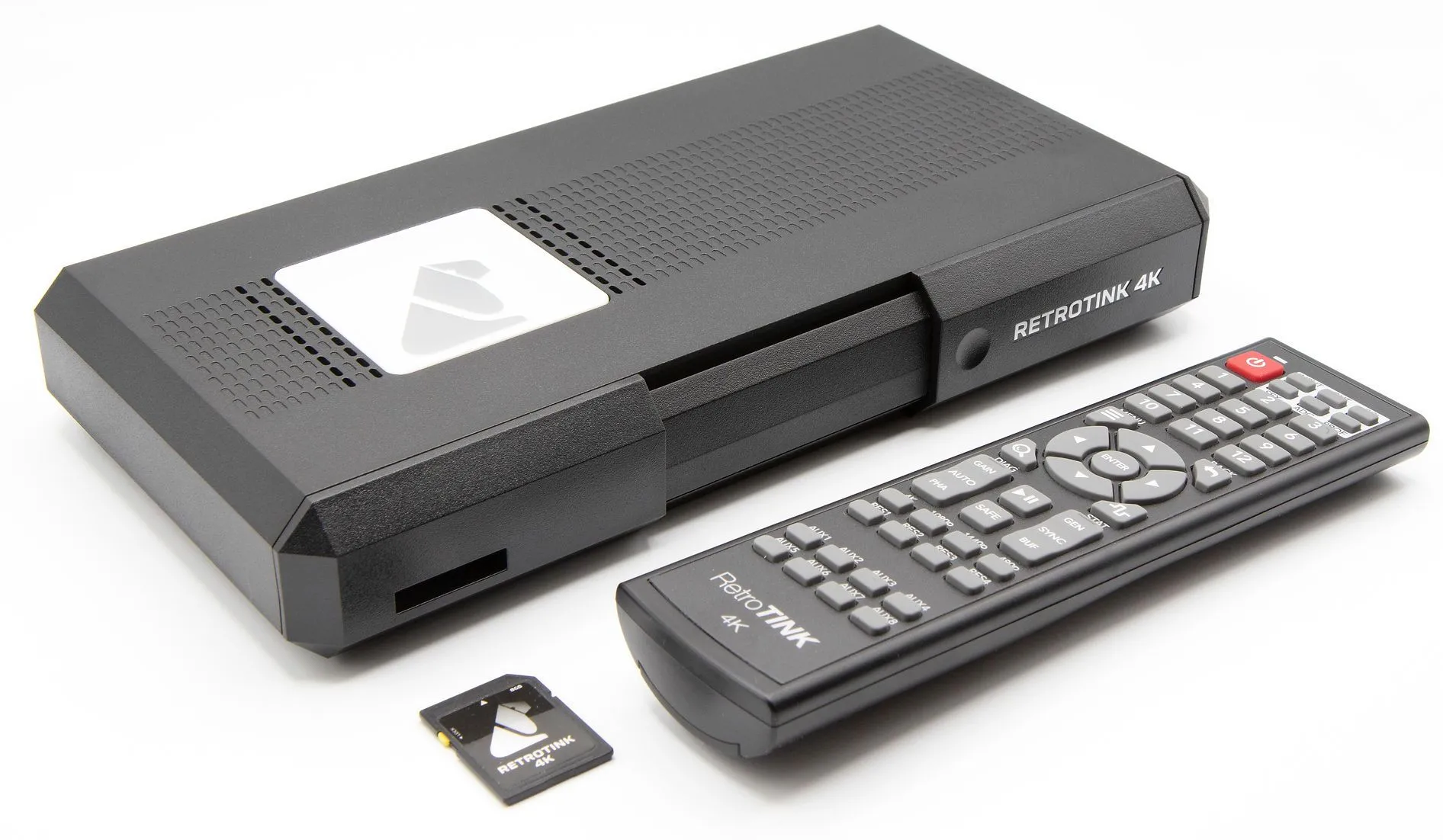 Thiết bị upscale video RetroTINK-4K cùng điều khiển từ xa và thẻ SD