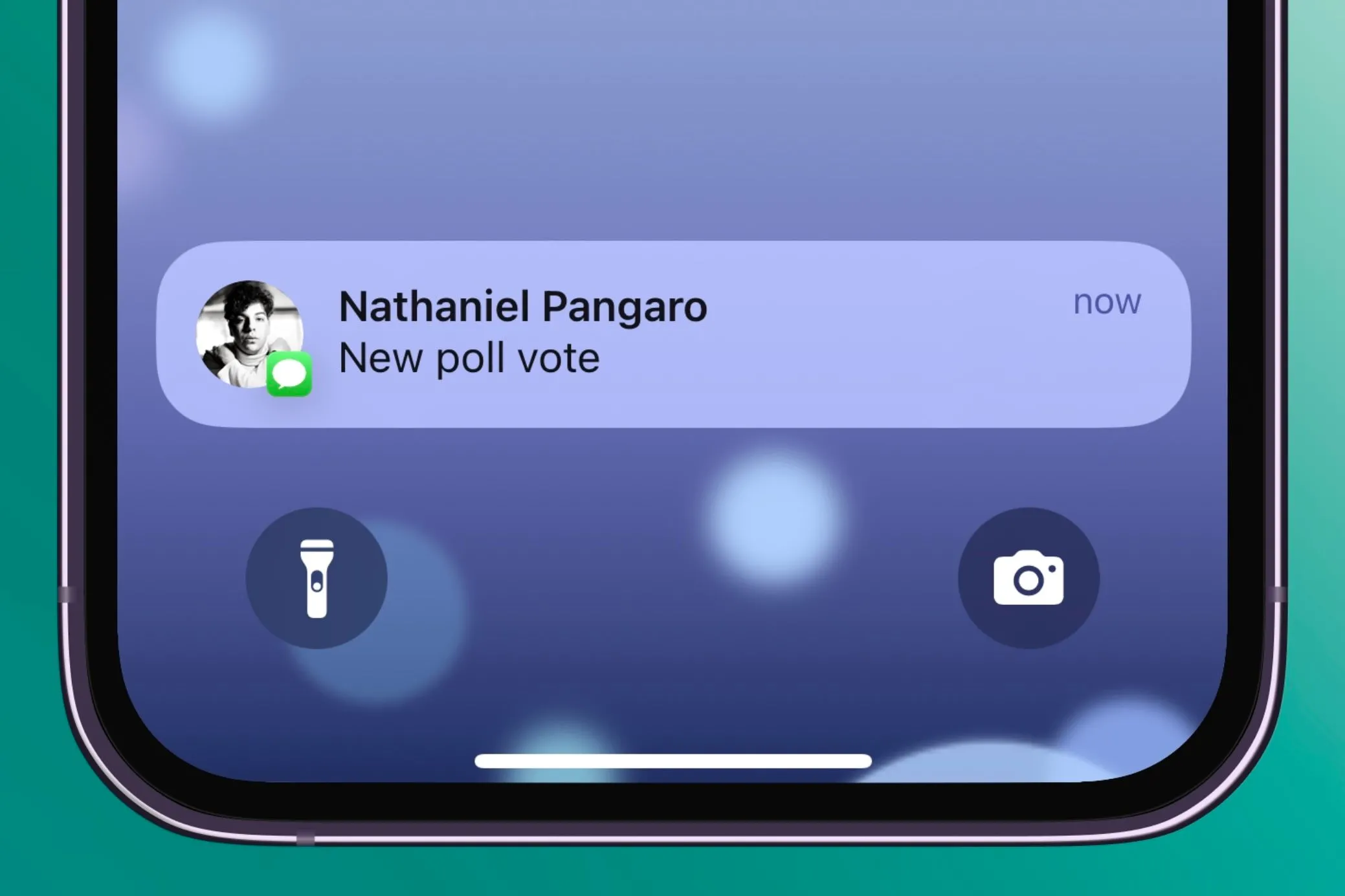 Thông báo hiển thị trong ứng dụng iMessage khi có người bỏ phiếu vào cuộc thăm dò, cập nhật tiến độ bình chọn.
