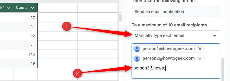 Tùy chọn &quot;Manually Type Each Email&quot; được chọn để nhập thủ công địa chỉ email nhận thông báo Google Sheets.