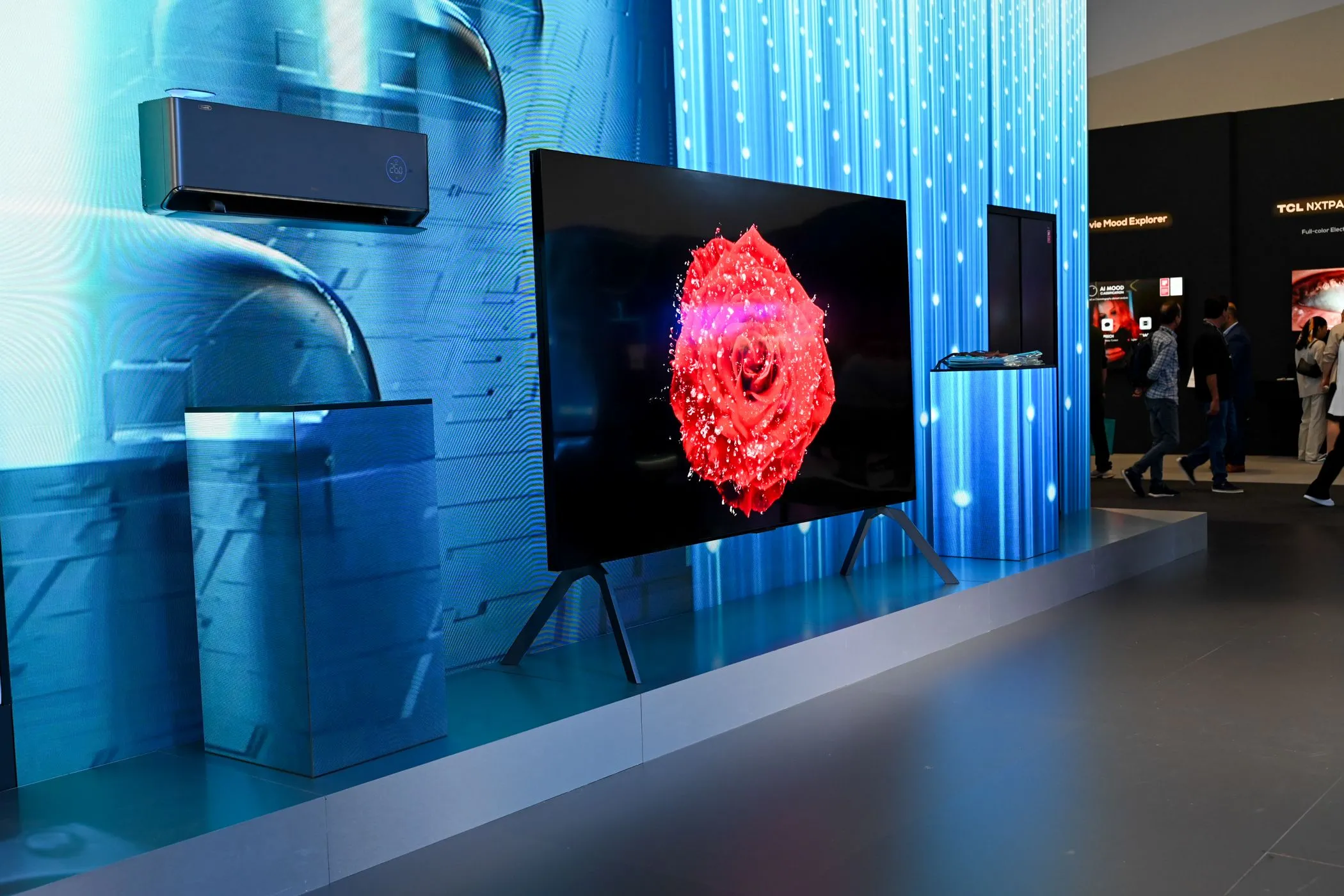 TV TCL QD Mini-LED tại IFA 2023, đại diện cho công nghệ Mini-LED, một lựa chọn hiển thị chất lượng cao không lo burn-in.