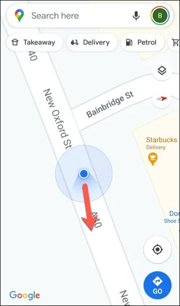 Ví dụ về tia sáng xanh chỉ hướng di chuyển của bạn trên Google Maps.